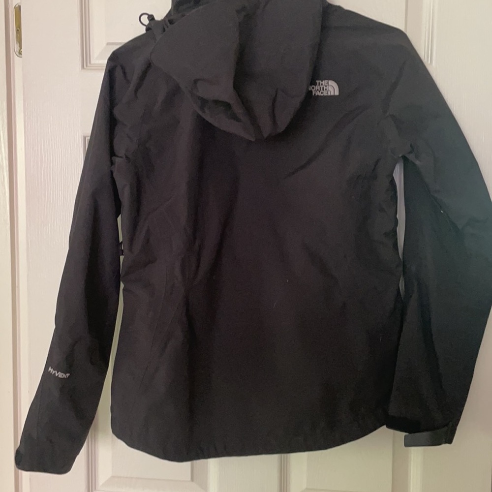 Women’s Small NorthFace Shell Jacket - Picture 6 of 9
